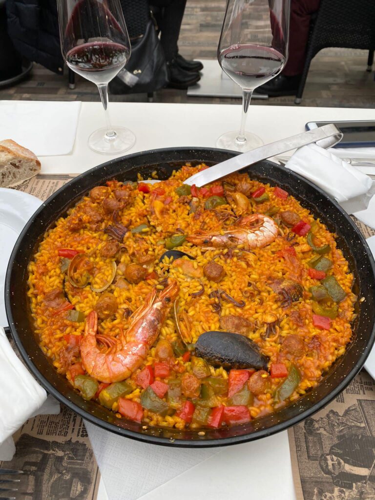 COMER PAELLA EN TORRELAVEGA